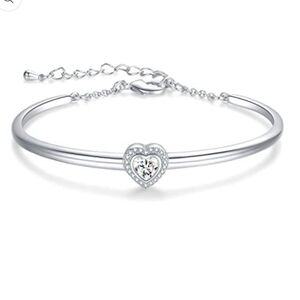 Praelinos White Gold Heart Bracelet